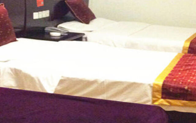 Xinyang Tianyi Express Hotel