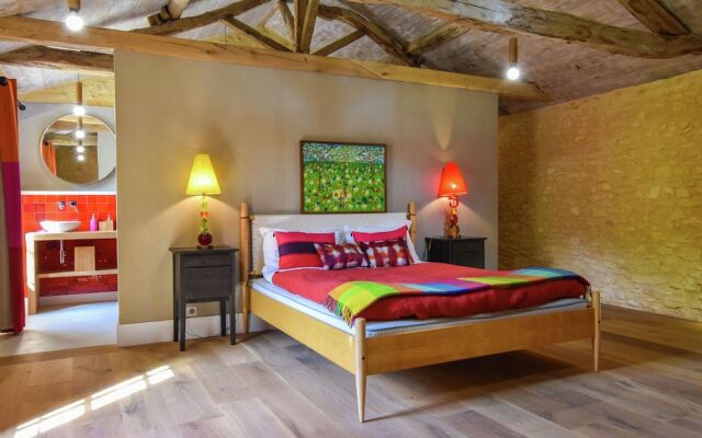 Plush Mansion on a High-end Property in Saint-germain-de-belvès With Pool