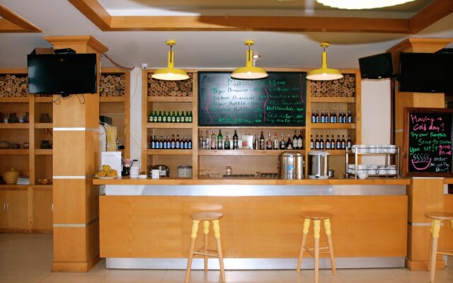 Mountain View Hotel - Hostel