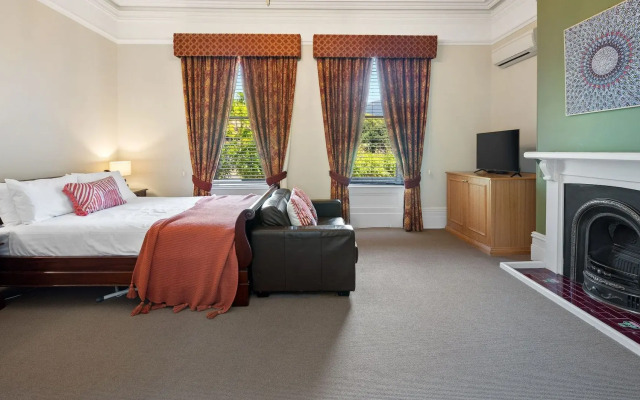 Clydesdale Manor