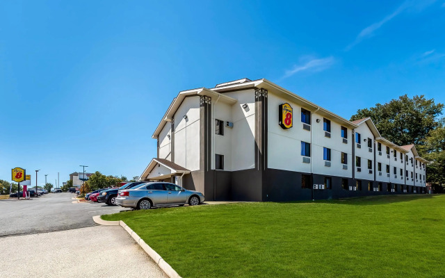 Super 8 by Wyndham Dumfries/Quantico