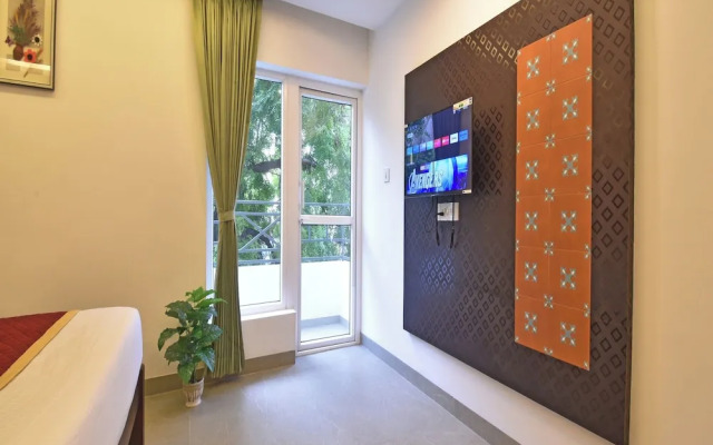 A K G Hotel