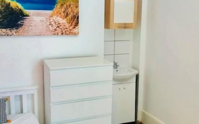 Simplistic Apartment in Bournemouth Near the Sea