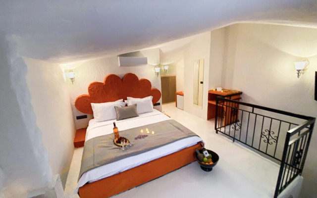 Tek Han Luxury