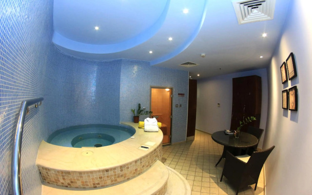 Grand Regal Hotel