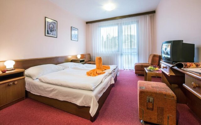 Hotel SOREA ĽUBOVŇA