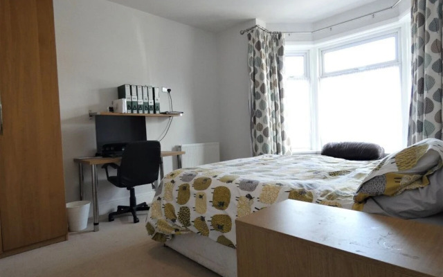 Townhouse @ 33 Kinver Street Stoke