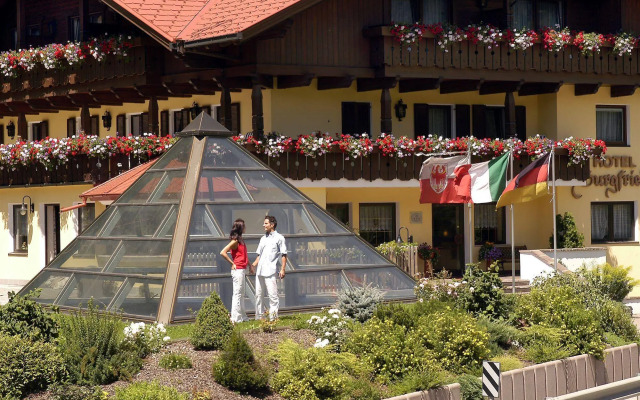 Hotel Burgfrieden