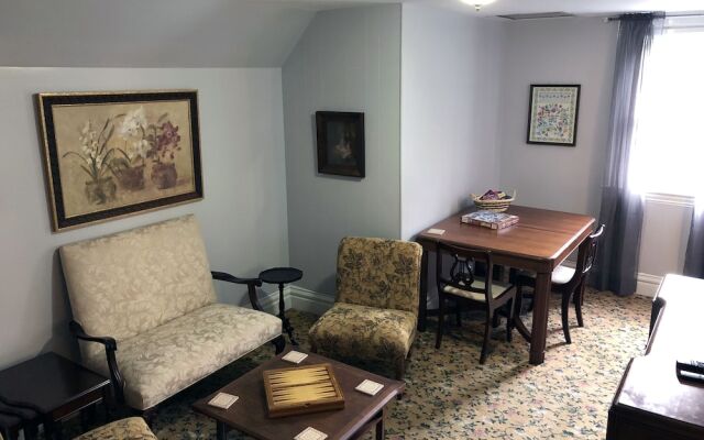 The Parsonage Inn LLC