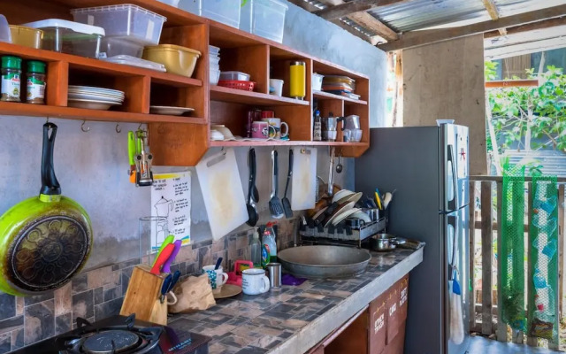 Sinag Hostel - Adults Only