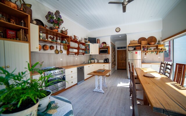 Poet's Cottage Stanley