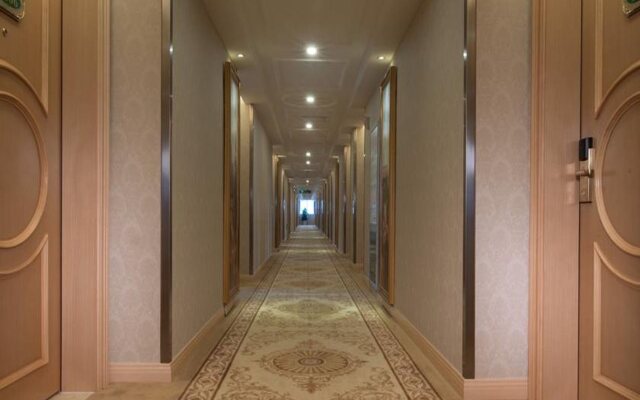 Vienna Hotel Shenzhen International
