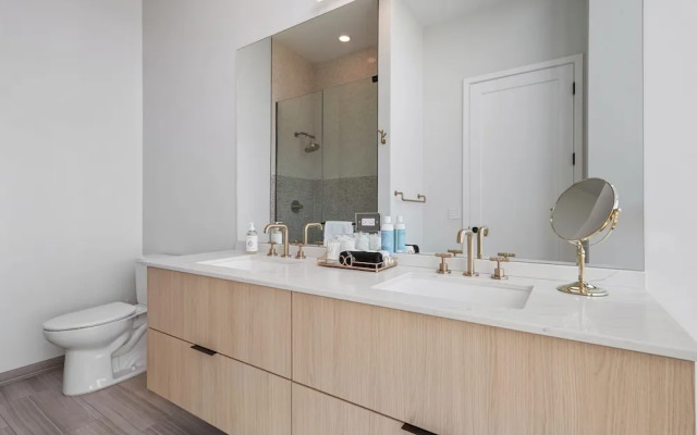 Group Escape 2 Luxury 3BR Penthouses