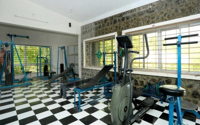 Vihal Estancia Holiday Inn