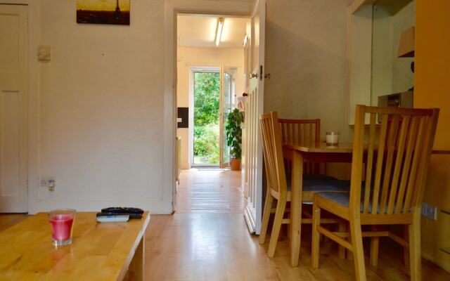 2 Bedroom Apartment in Blackford