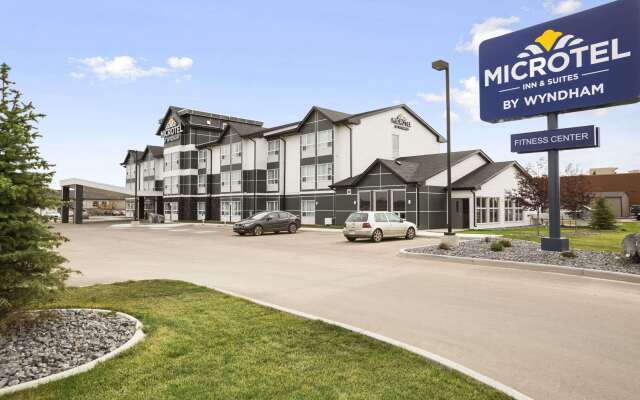 Microtel Inn & Suites by Wyndham Blackfalds Red Deer North