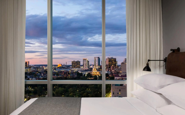 Moxy Boston Downtown