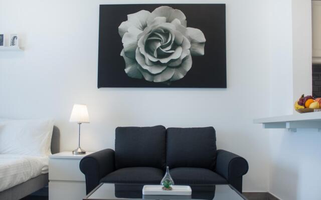 Luxe Studio Near Discovery Gardens Metro Station