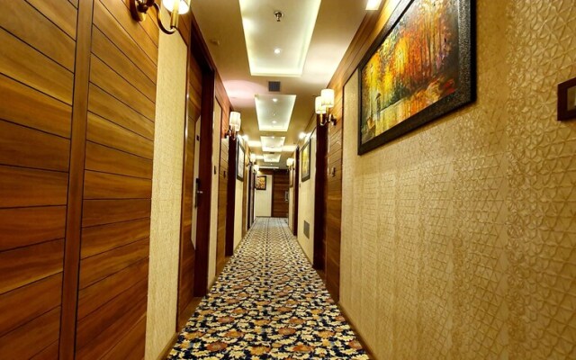 Hotel Makhan Residency