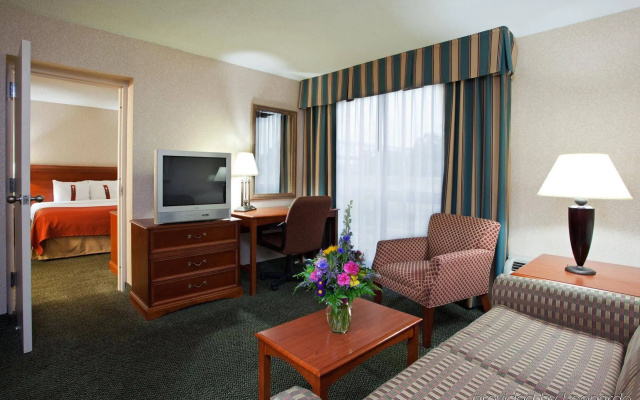 Holiday Inn Cincinnati-Riverfront by IHG