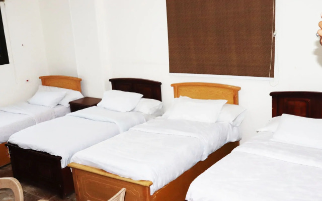 Pyramids Empire Inn