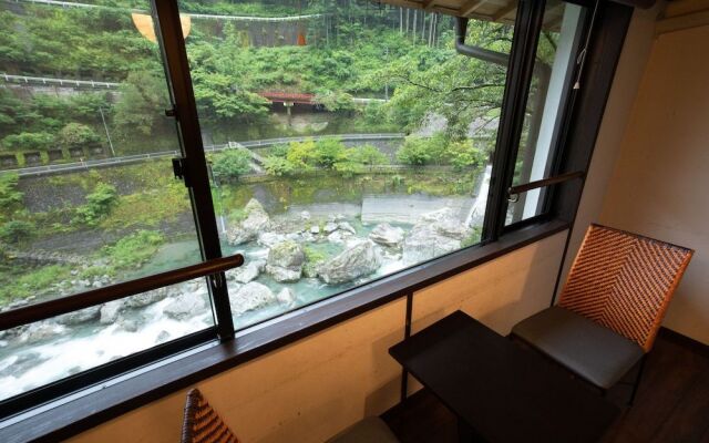 Nakatsukeikoku Yunomori – Balcony – Niyodogawa