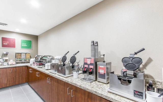 Comfort Suites West Omaha