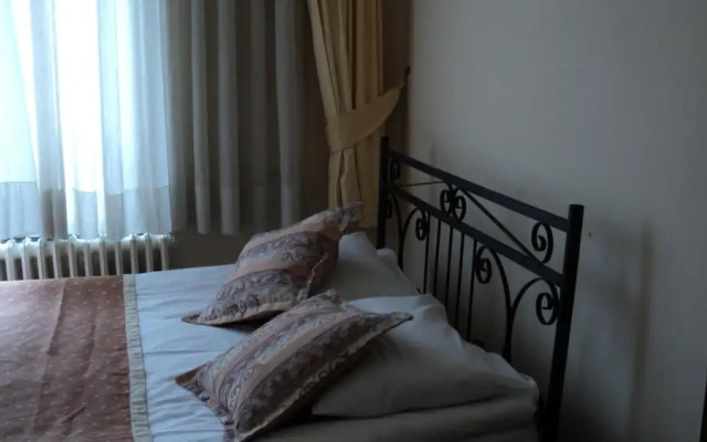 Yavuz Hotel