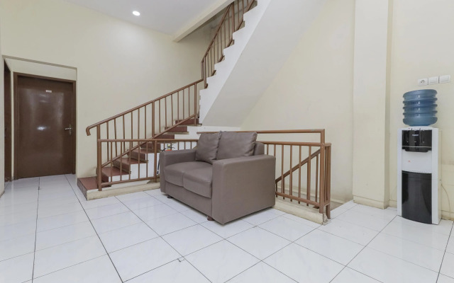 RedDoorz near BG Junction Surabaya