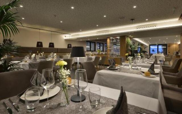 Hotel Bucaneve