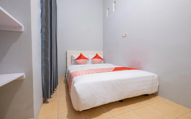 OYO 2727 Nareswari Guest House – Guest Rooms – Mertoyudan