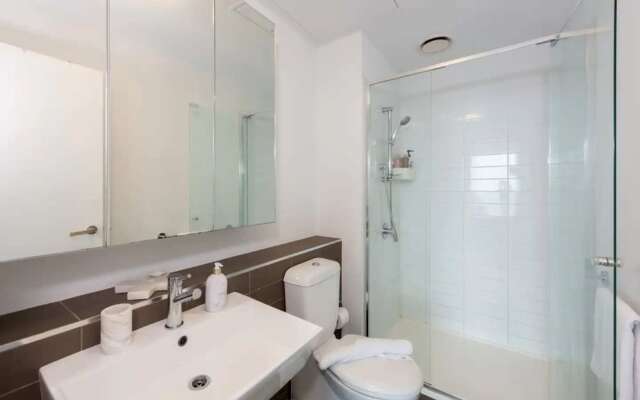 Homely 1BR Apt Near Southern Cross Station w/ Pool