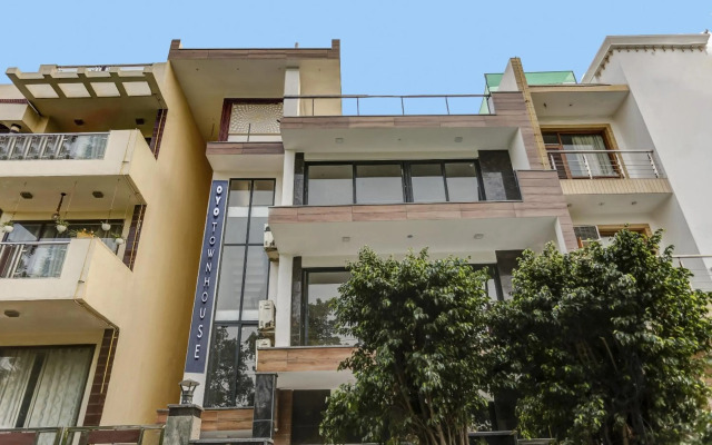 OYO Townhouse 1071 Hotel Metro Inn Residency