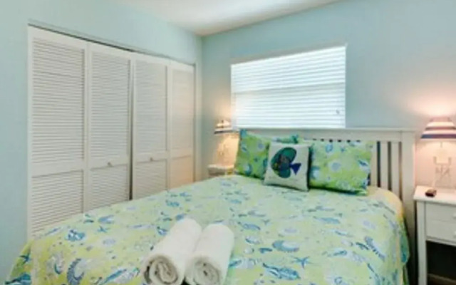 Holly Hideaway