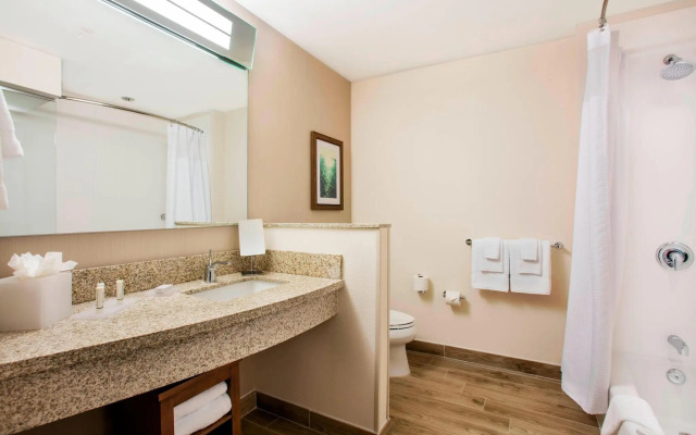 Courtyard by Marriott Faro Blanco Resort