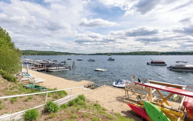 Steps to Beach: Lake-view Laconia Getaway!