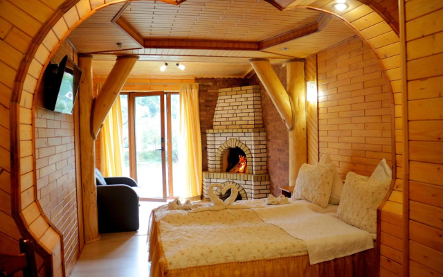 "Обійми гір"Котеджі