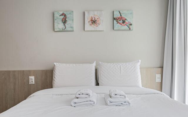 Studio moderno em condomínio com piscina #IA12