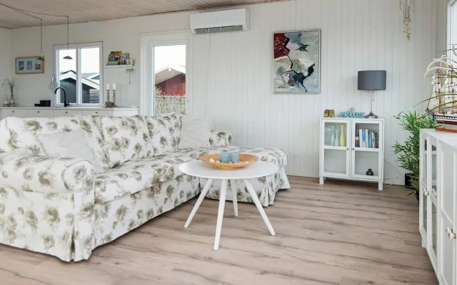 6 Person Holiday Home in Hejls