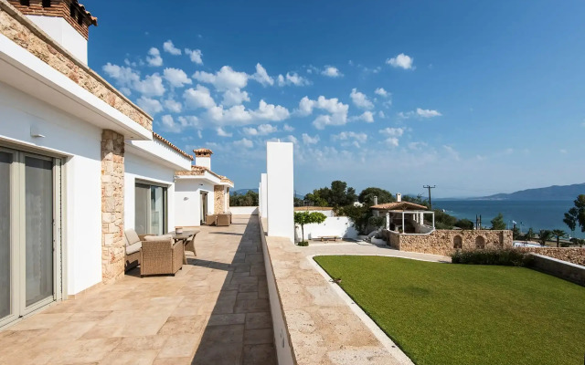 Amelia Villa Collection