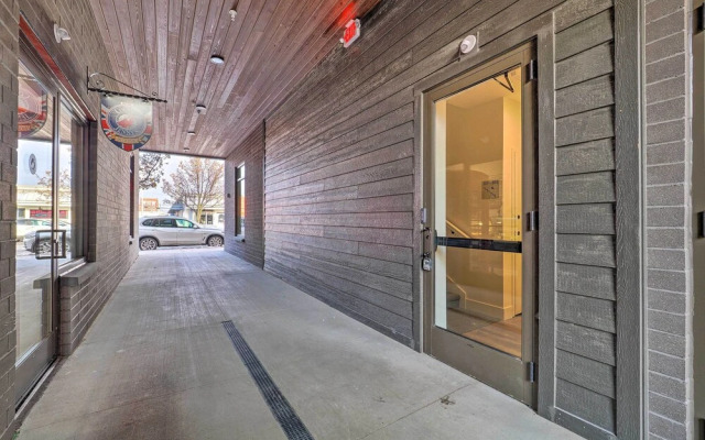 Downtown Traverse City Condo < 1/2 Mi to Beach!