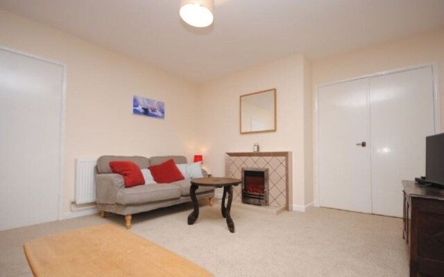 Beacon Square, Emsworth 414122