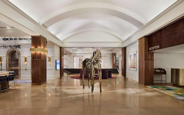 Saint Kate - The Arts Hotel