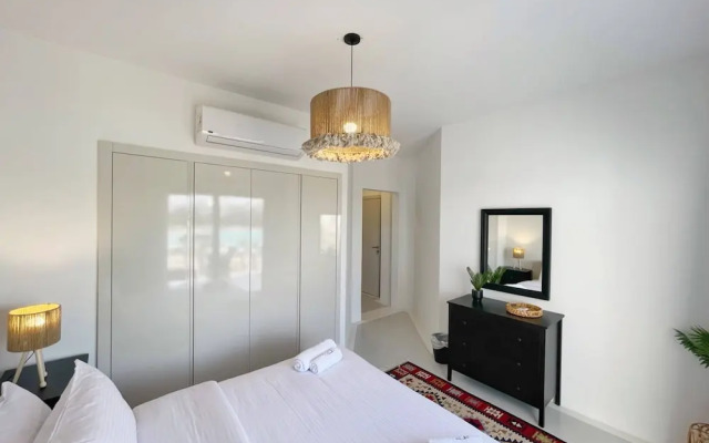 Xuru Stays I Charming & Beautifully Styled 3bdr @ Swan Lake Gouna