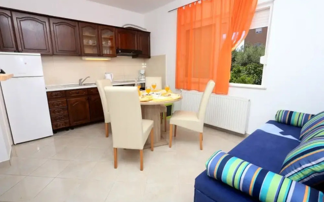 Davorka - 50m From the sea - A2