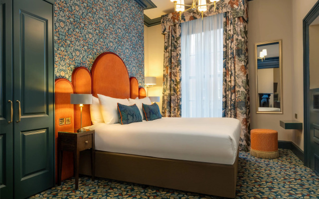 The Trinity City Hotel