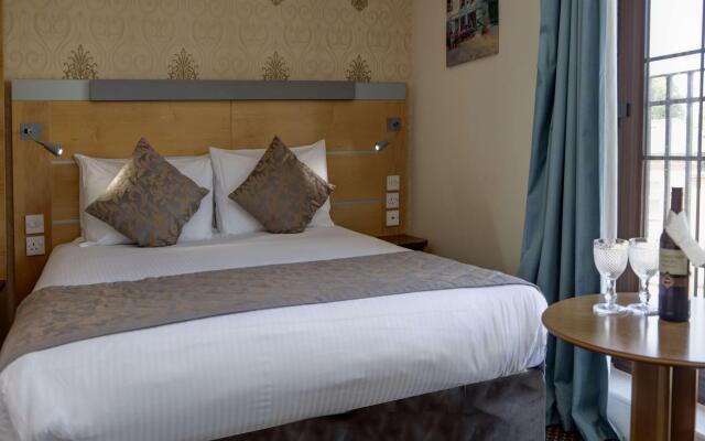 Bridge House Hotel