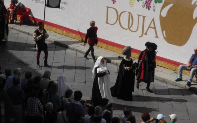 Centralissimo Bilocale Con Vista Sfilata Palio