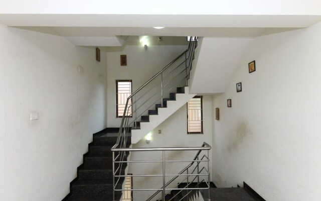 OYO 6339 Preetham Nivas