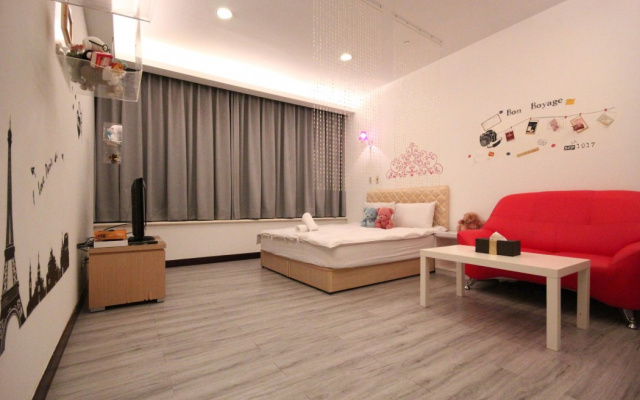 85 Childhood Suite